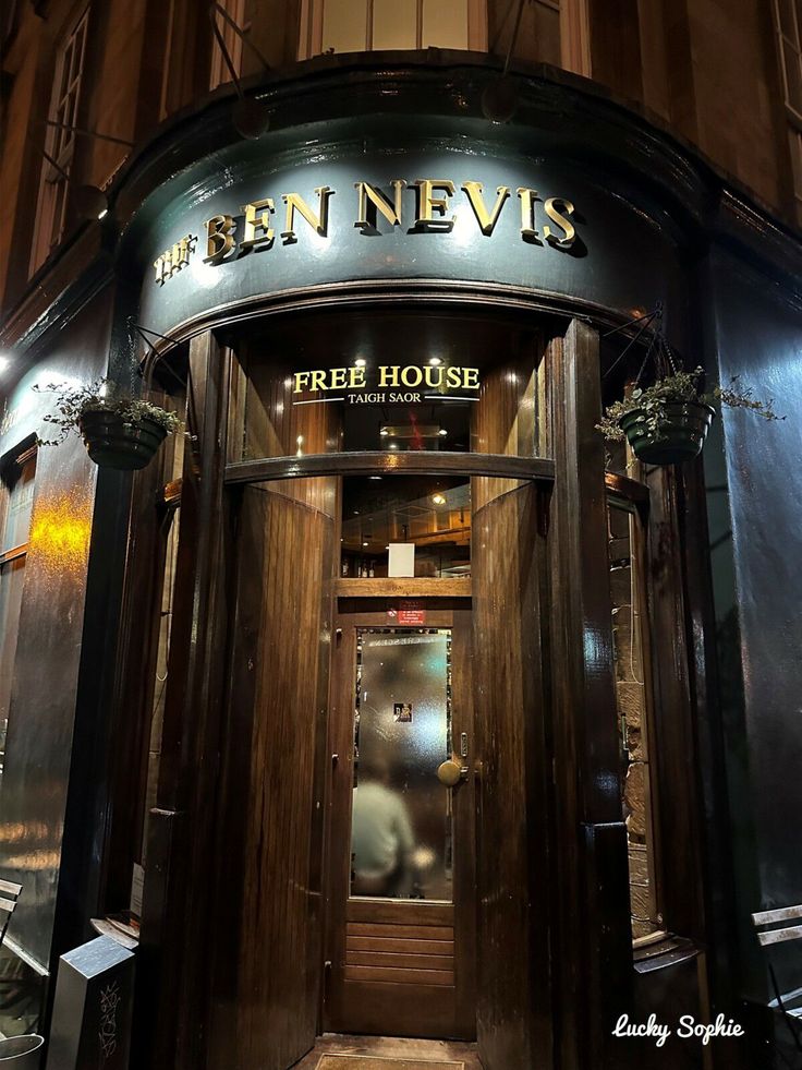 The Ben Nevis, Whisky Bar Glasgow